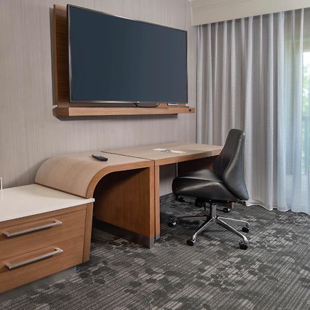Sonesta Select Allentown Bethlehem Airport Exterior photo